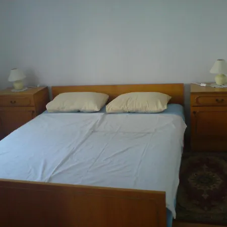 Apartman Mira Sabunike 2 *