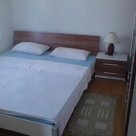 Apartman Mira Sabunike 2 Apartment